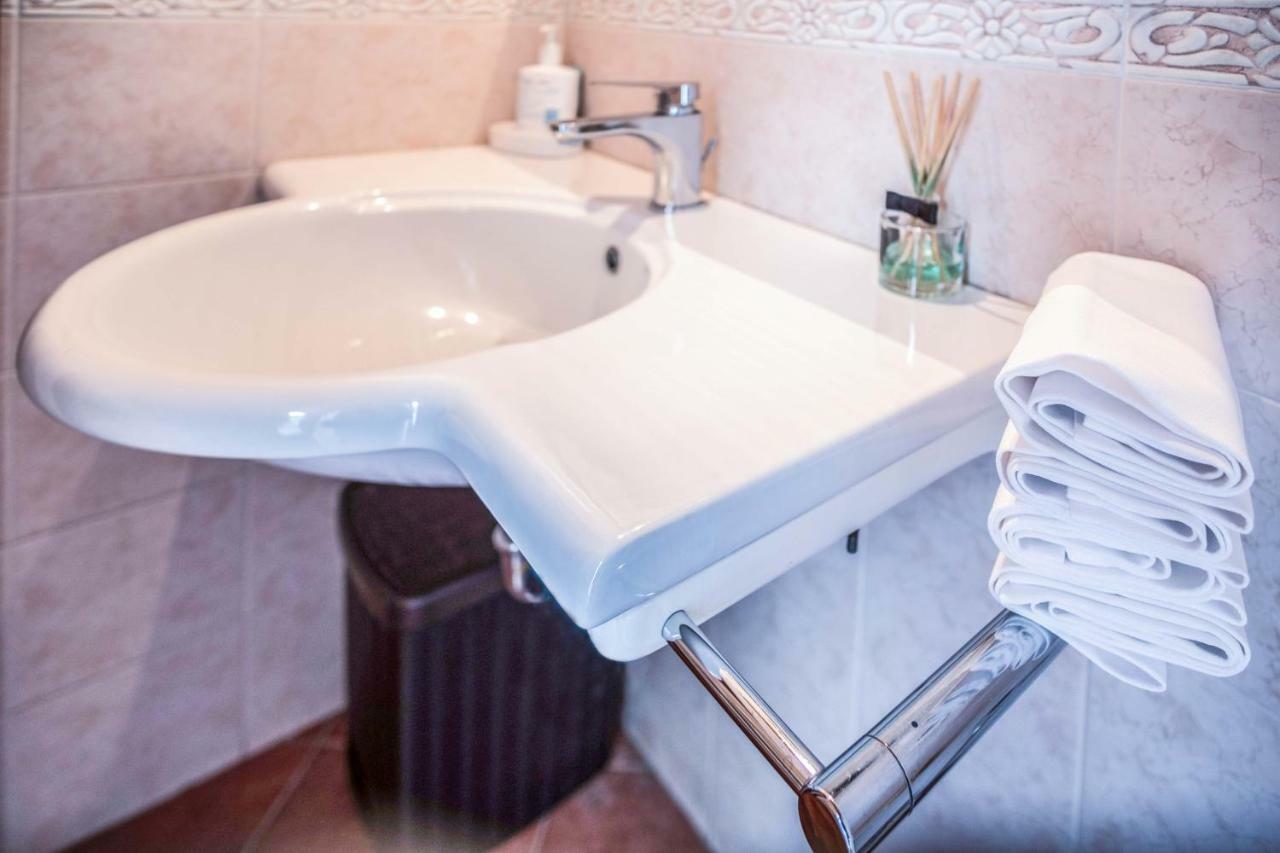 Amore Rentals - Maison Palazzo Correale Sorrente Extérieur photo